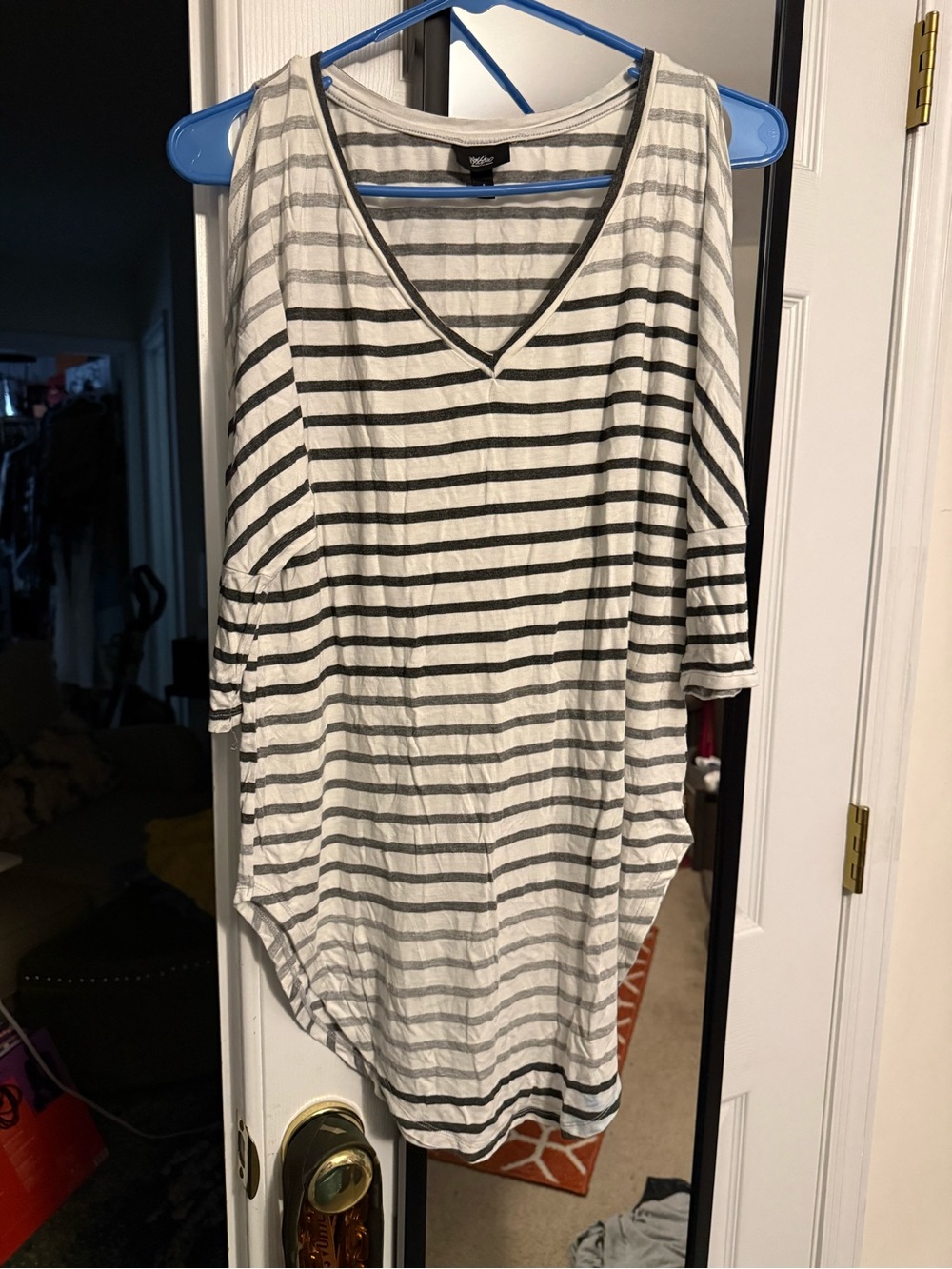 Women's Striped V-Neck Tunic Top - Black & White